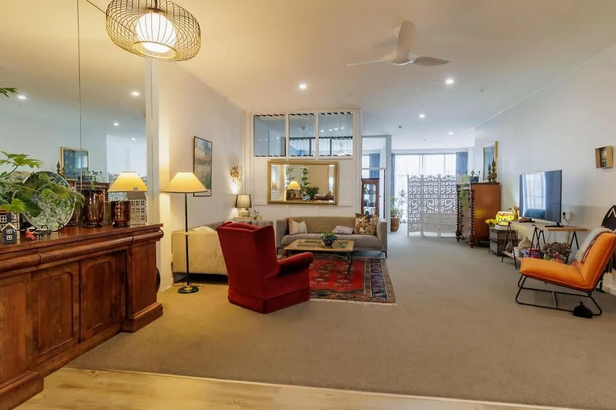 Inn Tutanekai - Central City Chic 3 Bedroom 2 Bathroom Apartment Rotorua