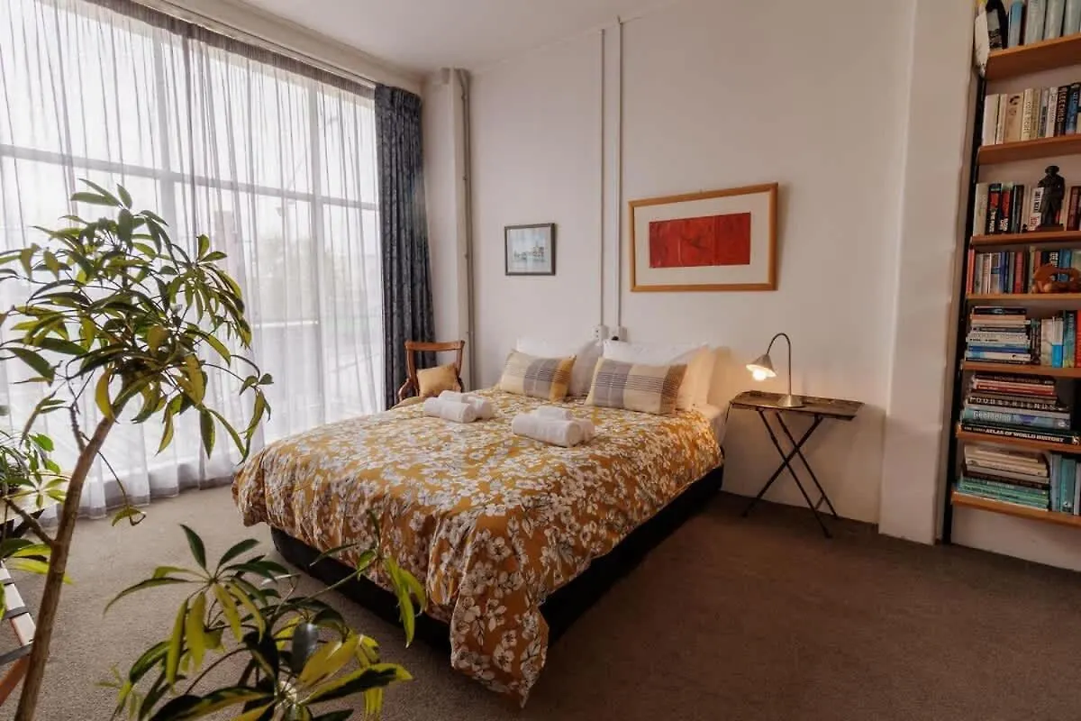 Inn Tutanekai - Central City Chic 3 Bedroom 2 Bathroom Apartment Rotorua