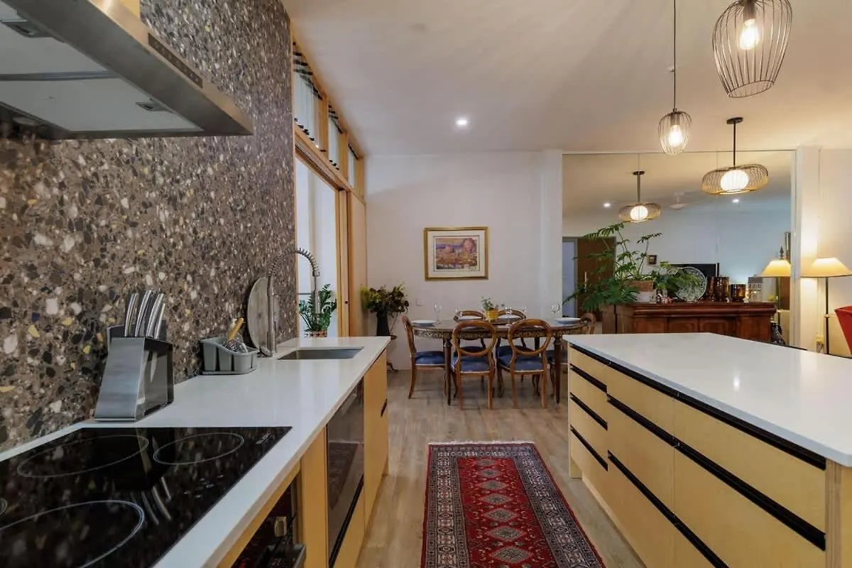 Inn Tutanekai - Central City Chic 3 Bedroom 2 Bathroom Apartment Rotorua